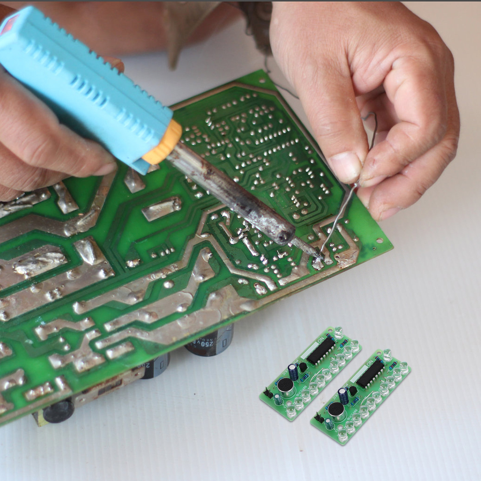 Diy Electronic - Kit de Soldagem com Luz LED